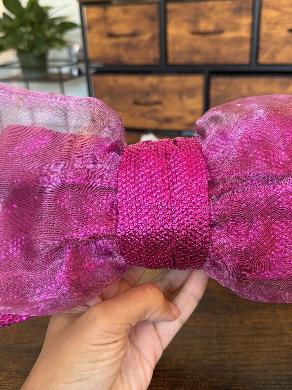 NWT Betsey Johnson Fuchsia Sequin Oversized Bow Clutch Wristlet